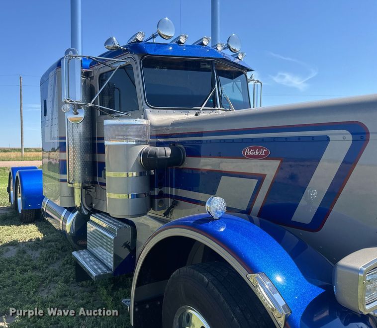 image for item ER2138 1978 Peterbilt 359 semi truck