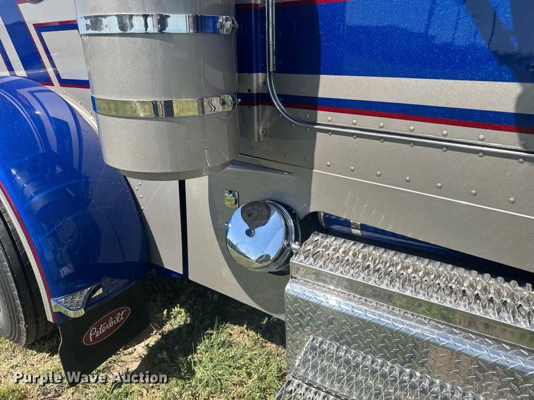 image for item ER2138 1978 Peterbilt 359 semi truck