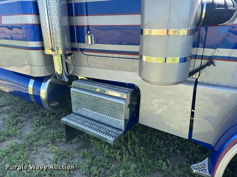image for item ER2138 1978 Peterbilt 359 semi truck