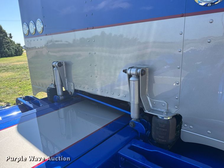 image for item ER2138 1978 Peterbilt 359 semi truck