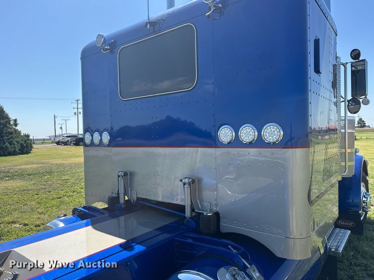 image for item ER2138 1978 Peterbilt 359 semi truck