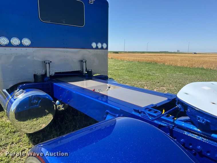 image for item ER2138 1978 Peterbilt 359 semi truck