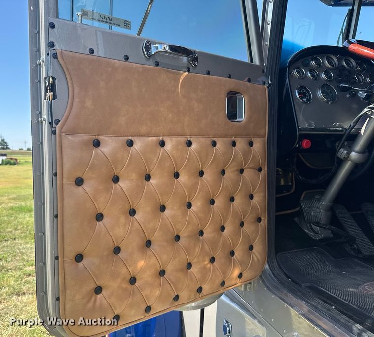 image for item ER2138 1978 Peterbilt 359 semi truck