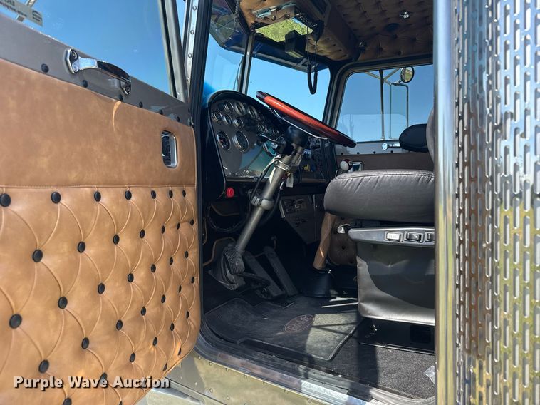 image for item ER2138 1978 Peterbilt 359 semi truck