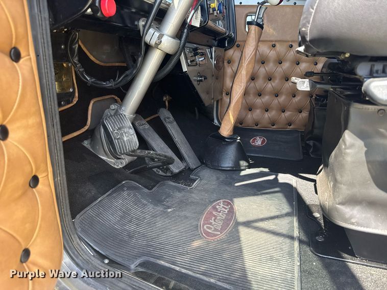 image for item ER2138 1978 Peterbilt 359 semi truck