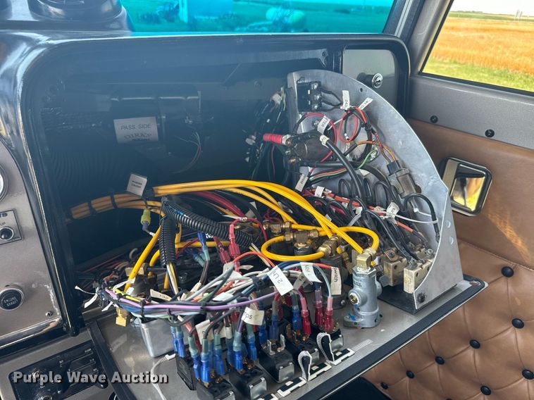 image for item ER2138 1978 Peterbilt 359 semi truck