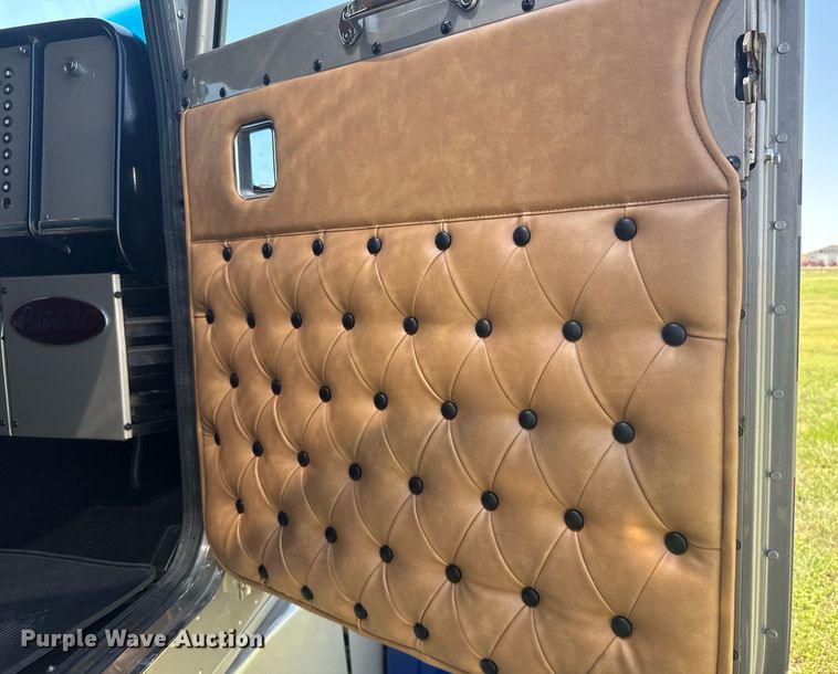 image for item ER2138 1978 Peterbilt 359 semi truck