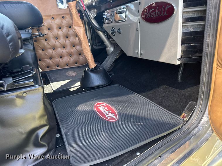 image for item ER2138 1978 Peterbilt 359 semi truck