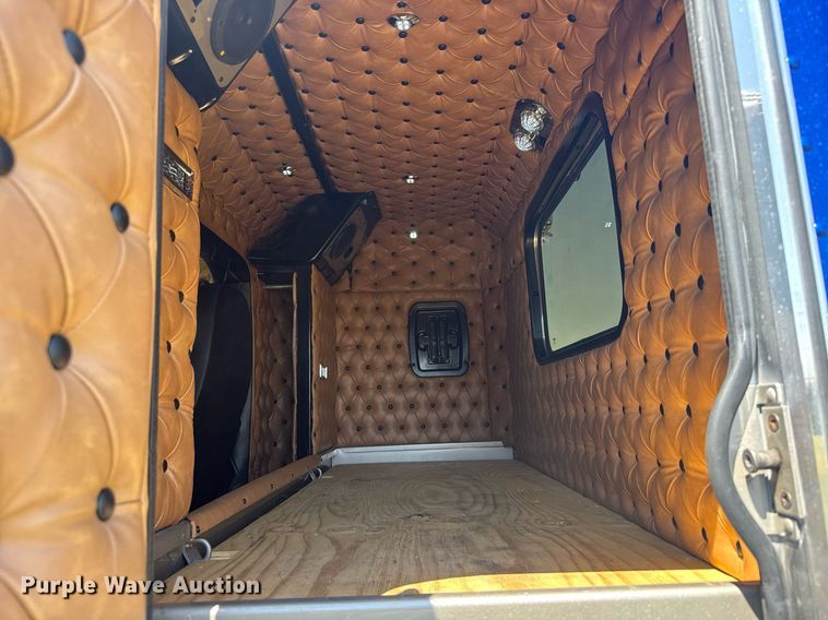 image for item ER2138 1978 Peterbilt 359 semi truck