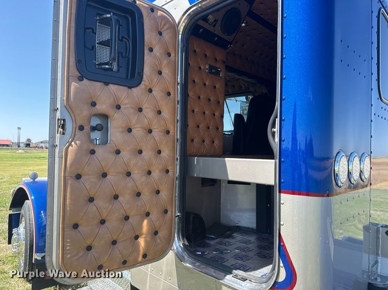 image for item ER2138 1978 Peterbilt 359 semi truck