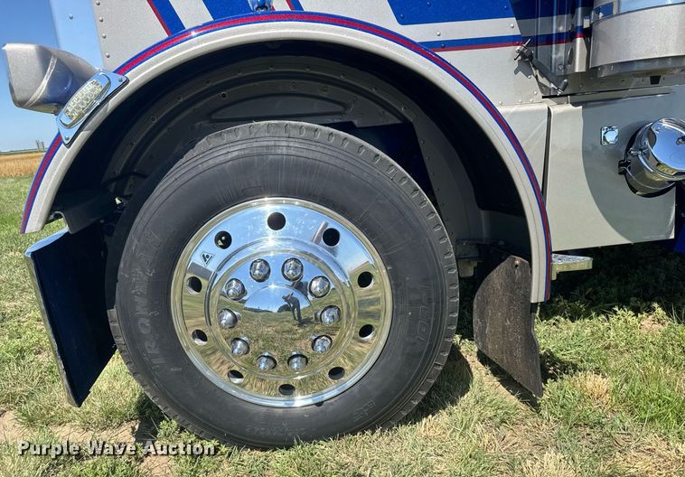 image for item ER2138 1978 Peterbilt 359 semi truck