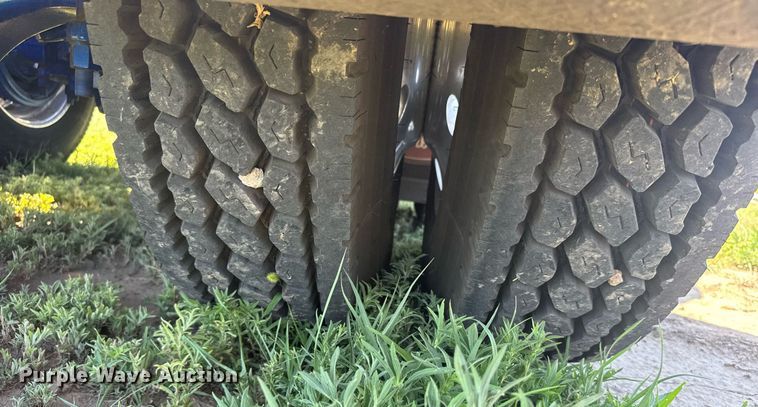 image for item ER2138 1978 Peterbilt 359 semi truck