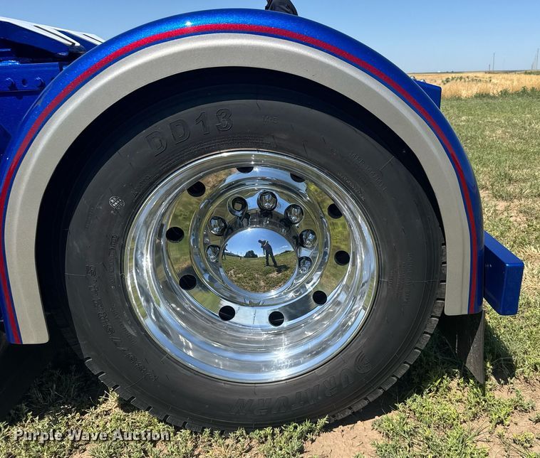 image for item ER2138 1978 Peterbilt 359 semi truck