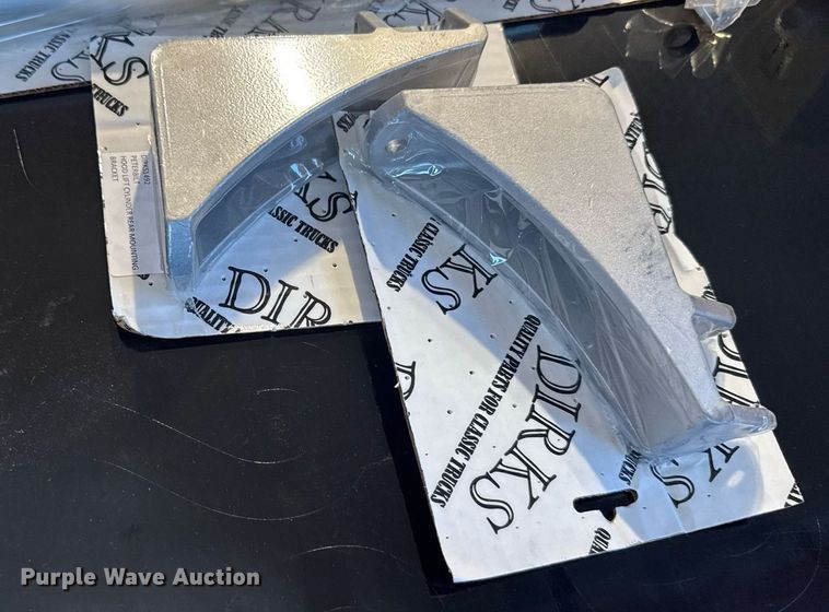 image for item ER2138 1978 Peterbilt 359 semi truck