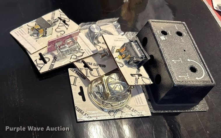 image for item ER2138 1978 Peterbilt 359 semi truck