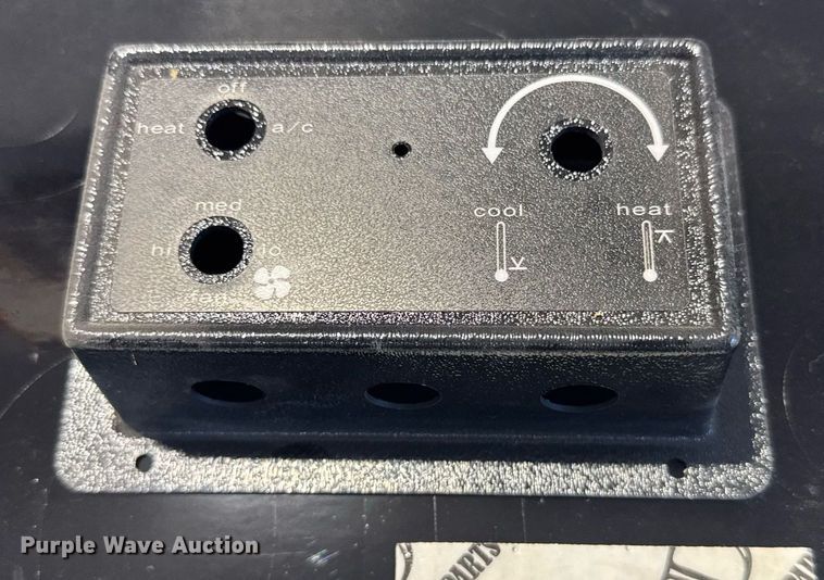 image for item ER2138 1978 Peterbilt 359 semi truck