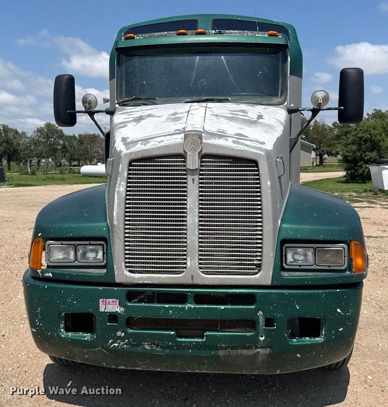 image for item ER2170 1996 Kenworth T600 semi truck