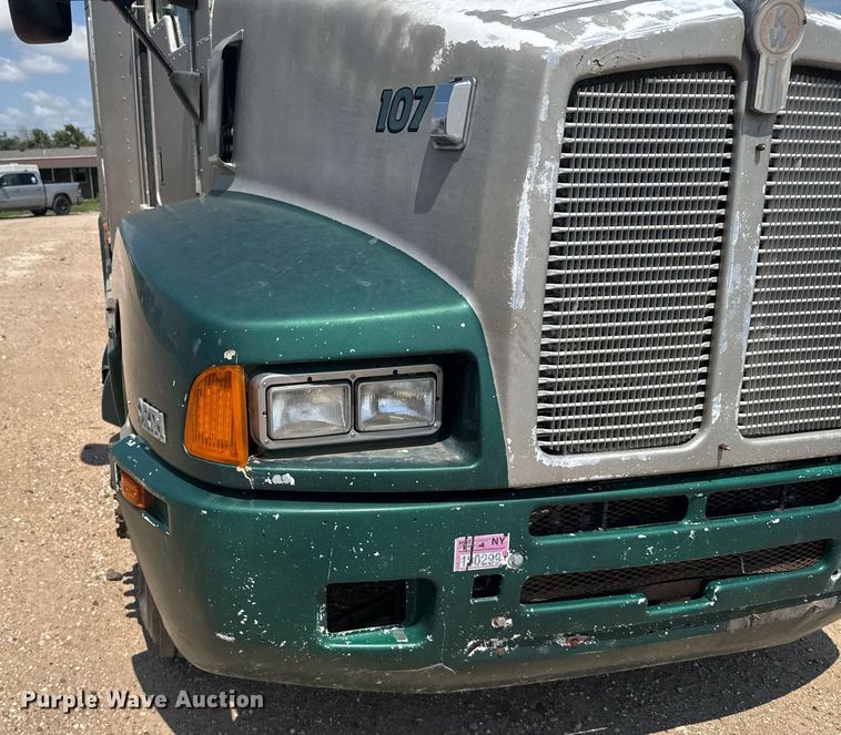 image for item ER2170 1996 Kenworth T600 semi truck