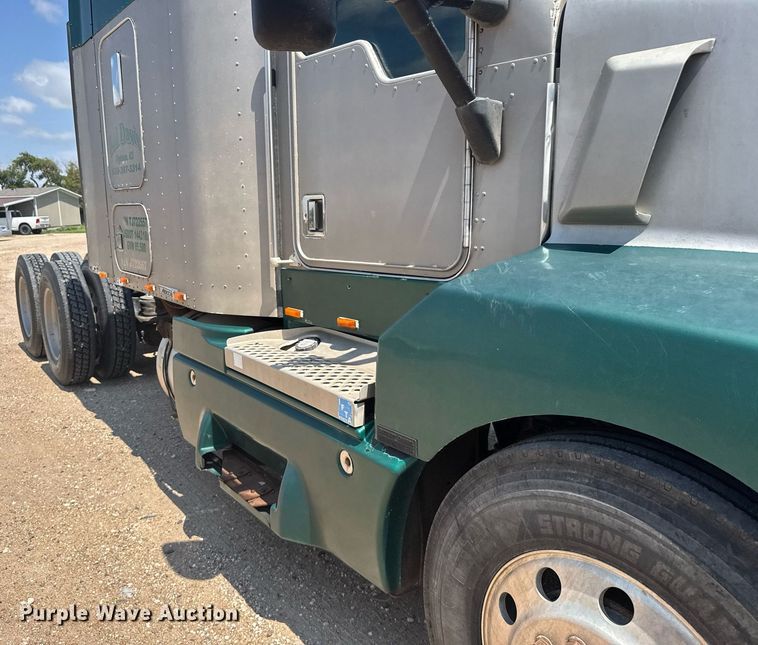 image for item ER2170 1996 Kenworth T600 semi truck