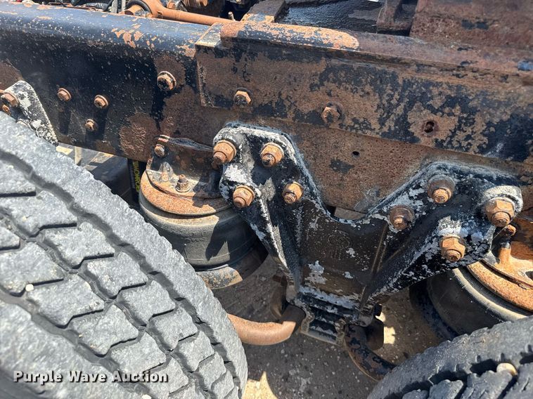 image for item ER2170 1996 Kenworth T600 semi truck