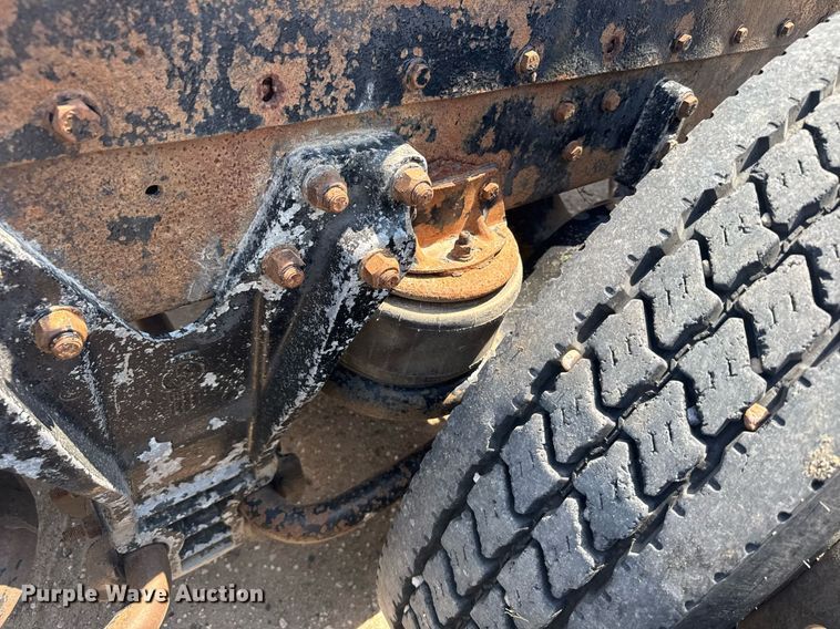 image for item ER2170 1996 Kenworth T600 semi truck