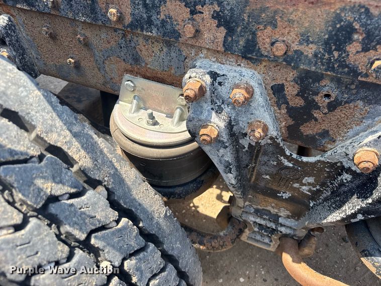 image for item ER2170 1996 Kenworth T600 semi truck