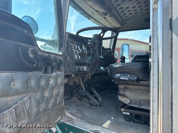 image for item ER2170 1996 Kenworth T600 semi truck
