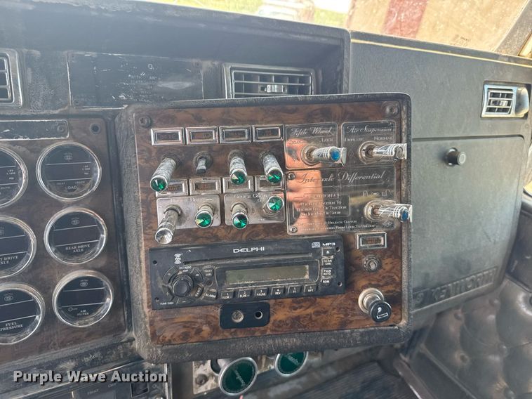 image for item ER2170 1996 Kenworth T600 semi truck