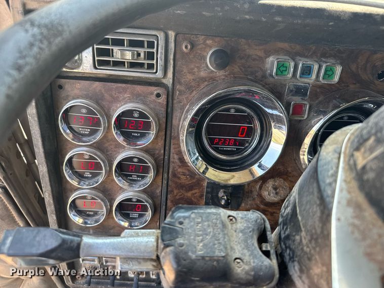 image for item ER2170 1996 Kenworth T600 semi truck