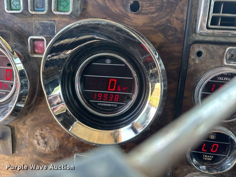 image for item ER2170 1996 Kenworth T600 semi truck