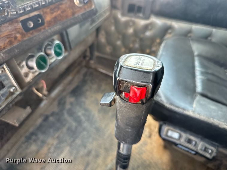 image for item ER2170 1996 Kenworth T600 semi truck