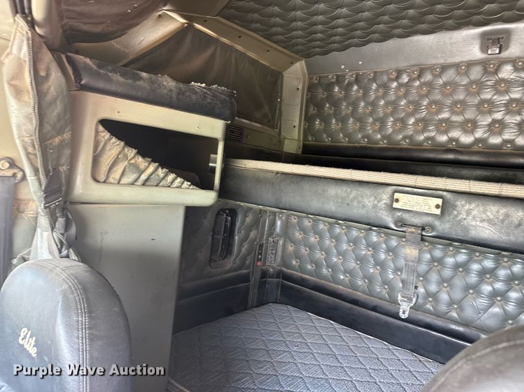 image for item ER2170 1996 Kenworth T600 semi truck