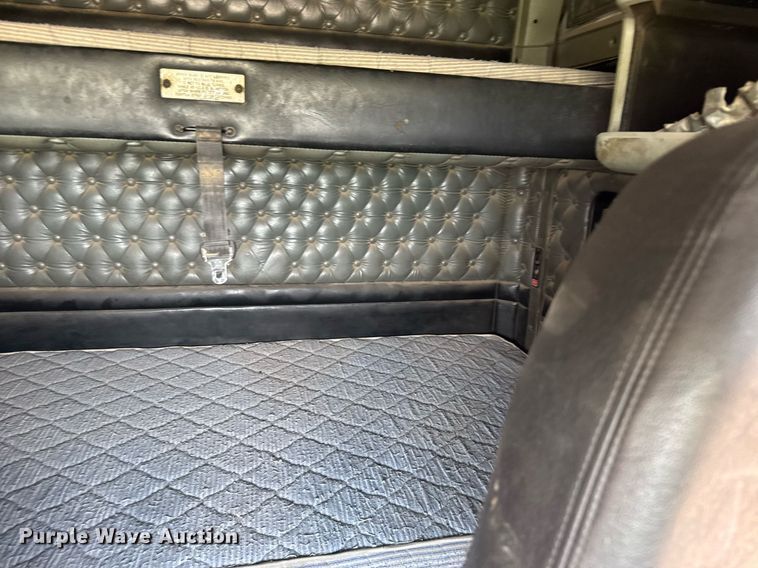 image for item ER2170 1996 Kenworth T600 semi truck