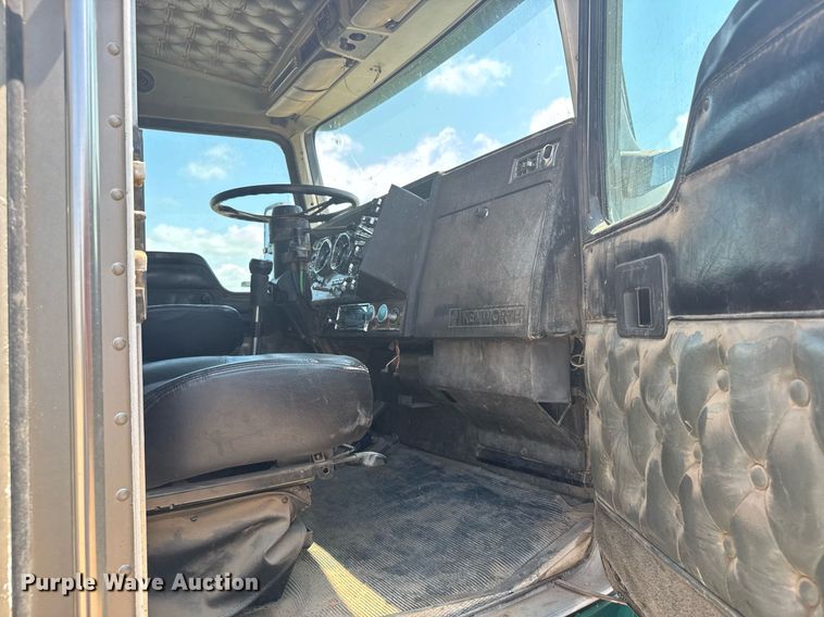 image for item ER2170 1996 Kenworth T600 semi truck