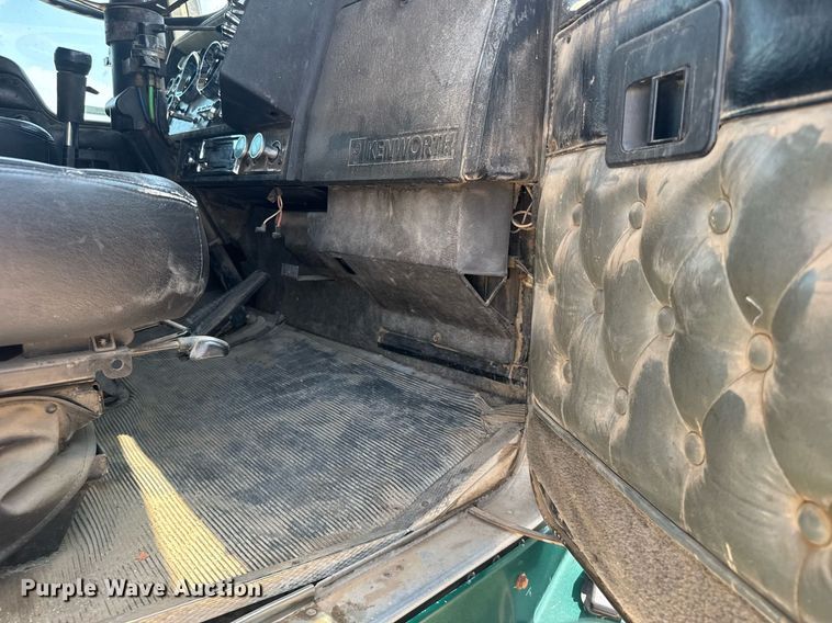 image for item ER2170 1996 Kenworth T600 semi truck