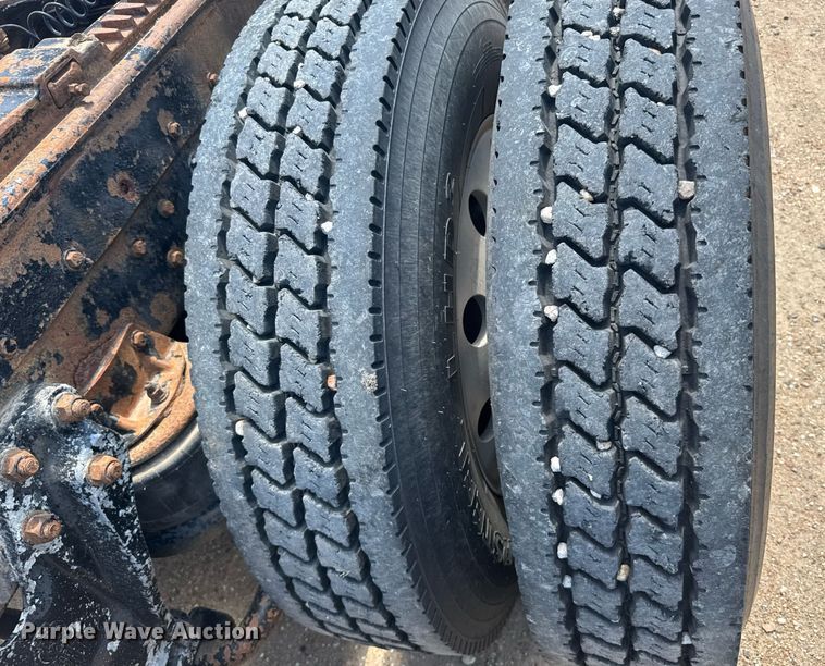 image for item ER2170 1996 Kenworth T600 semi truck