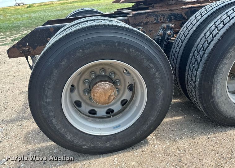 image for item ER2170 1996 Kenworth T600 semi truck