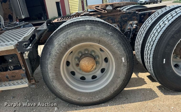 image for item ER2170 1996 Kenworth T600 semi truck