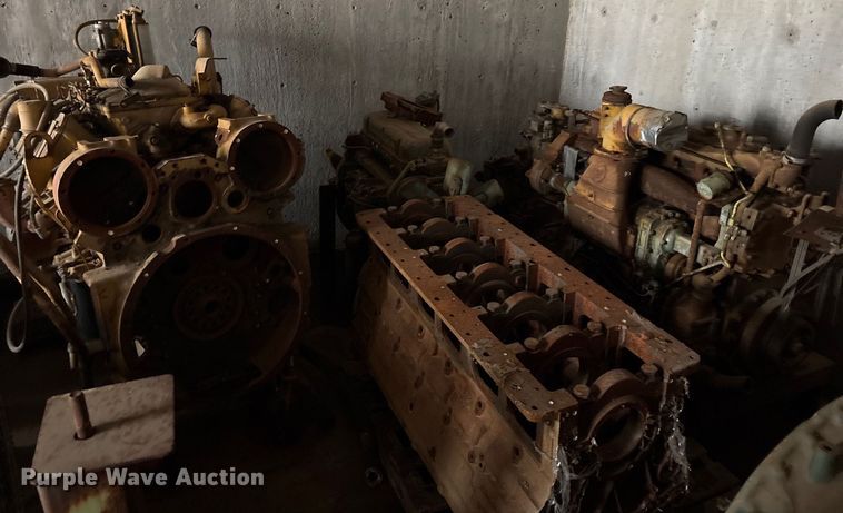 image for item ET7017 (2) Detroit Diesel engines