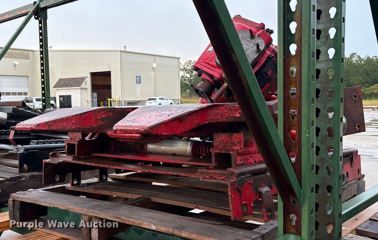 image for item ET7021 (4) Jost and Holland JSK37HS fifth wheel plates