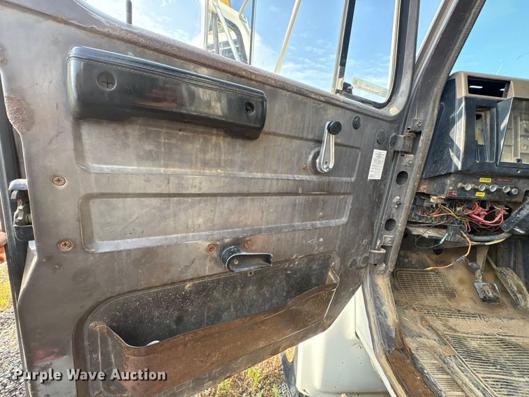 image for item ET7042 1992 International 4700  