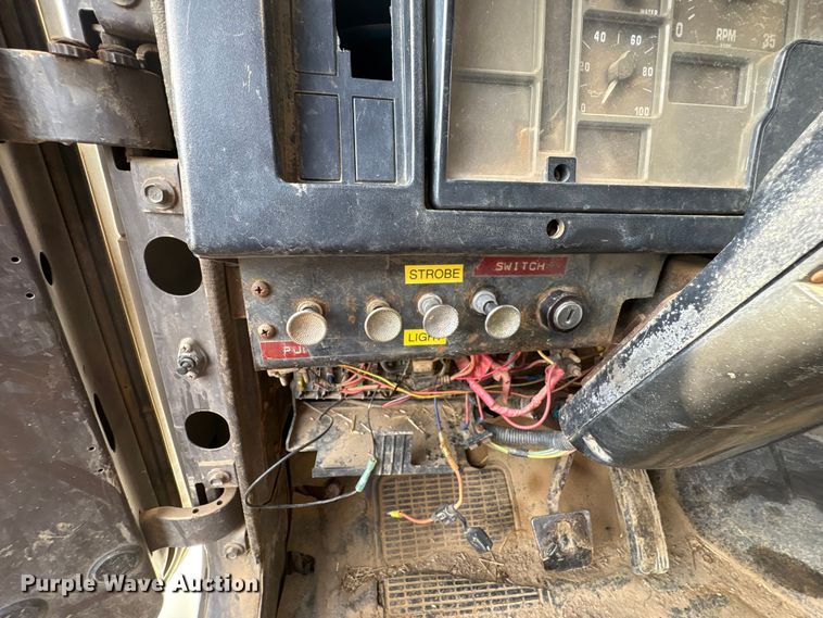 image for item ET7042 1992 International 4700  