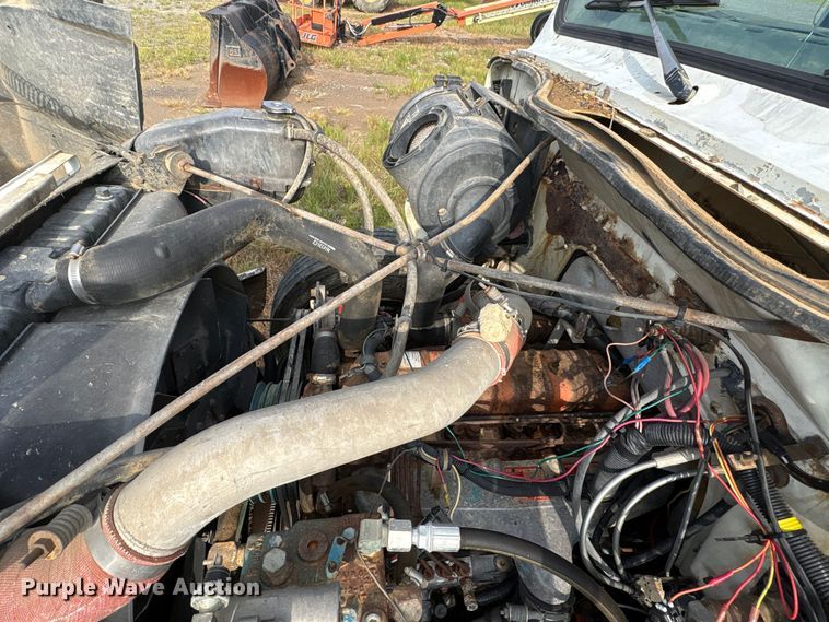 image for item ET7042 1992 International 4700  