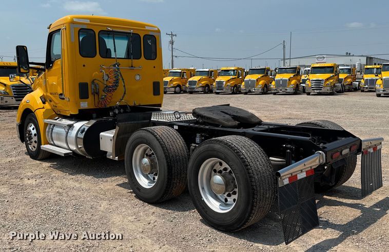 image for item EU2020 2021 Kenworth T680 semi truck