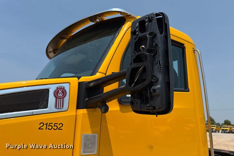 image for item EU2020 2021 Kenworth T680 semi truck