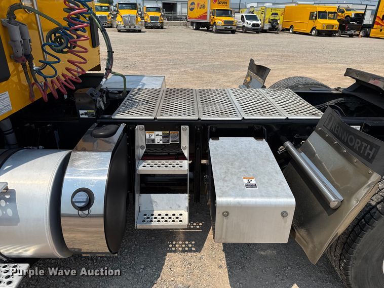 image for item EU2020 2021 Kenworth T680 semi truck