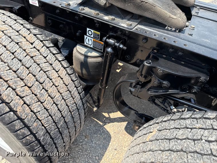 image for item EU2020 2021 Kenworth T680 semi truck