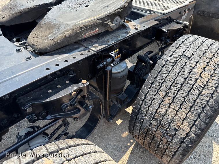 image for item EU2020 2021 Kenworth T680 semi truck