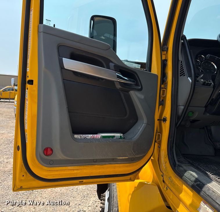 image for item EU2020 2021 Kenworth T680 semi truck