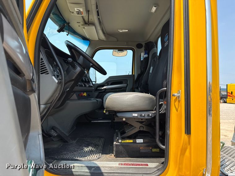 image for item EU2020 2021 Kenworth T680 semi truck